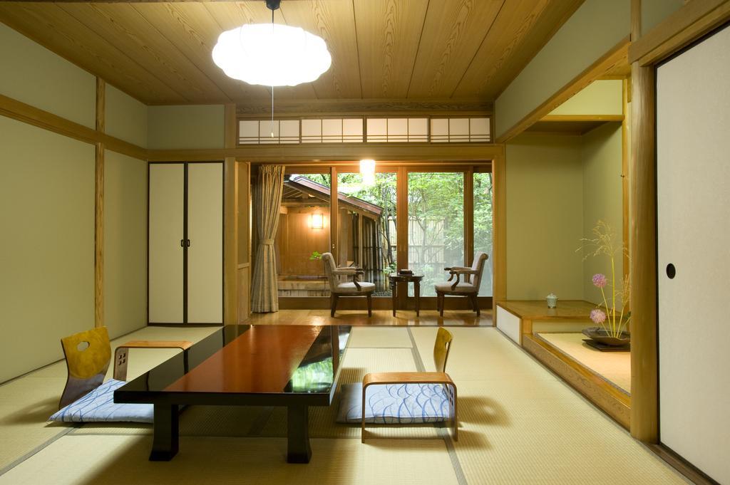 Ryotei Tanokura Hotel Yufu Exterior photo