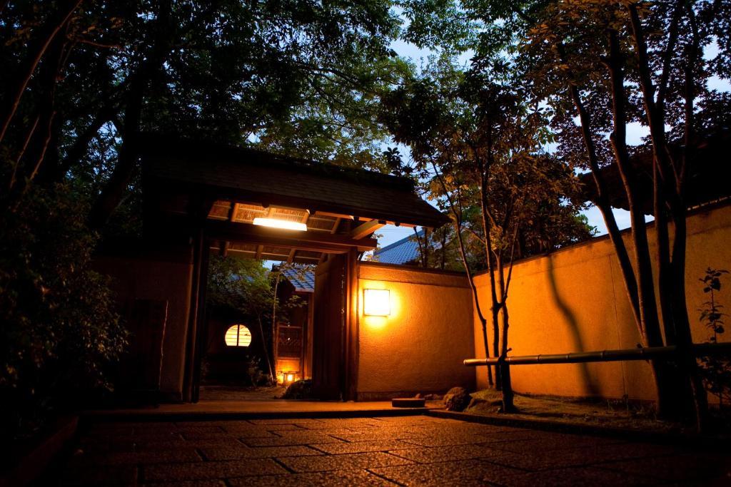 Ryotei Tanokura Hotel Yufu Exterior photo